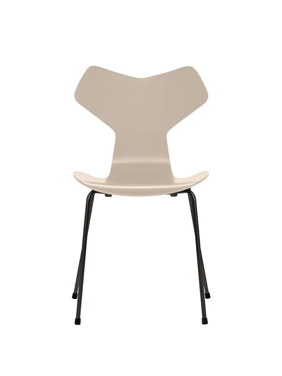3130 Grand Prix stol lakeret af Arne Jacobsen Light Beige / Sort - Jacobsen Plus