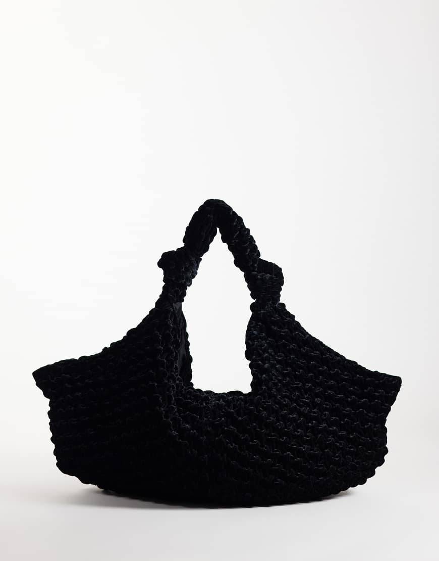 ASOS DESIGN struktureret velour skuldertaske i sort - No Size