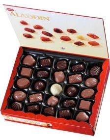 Marabou Aladdin Utvalda Praliner av mörk, ljus och vit choklad 500 g
