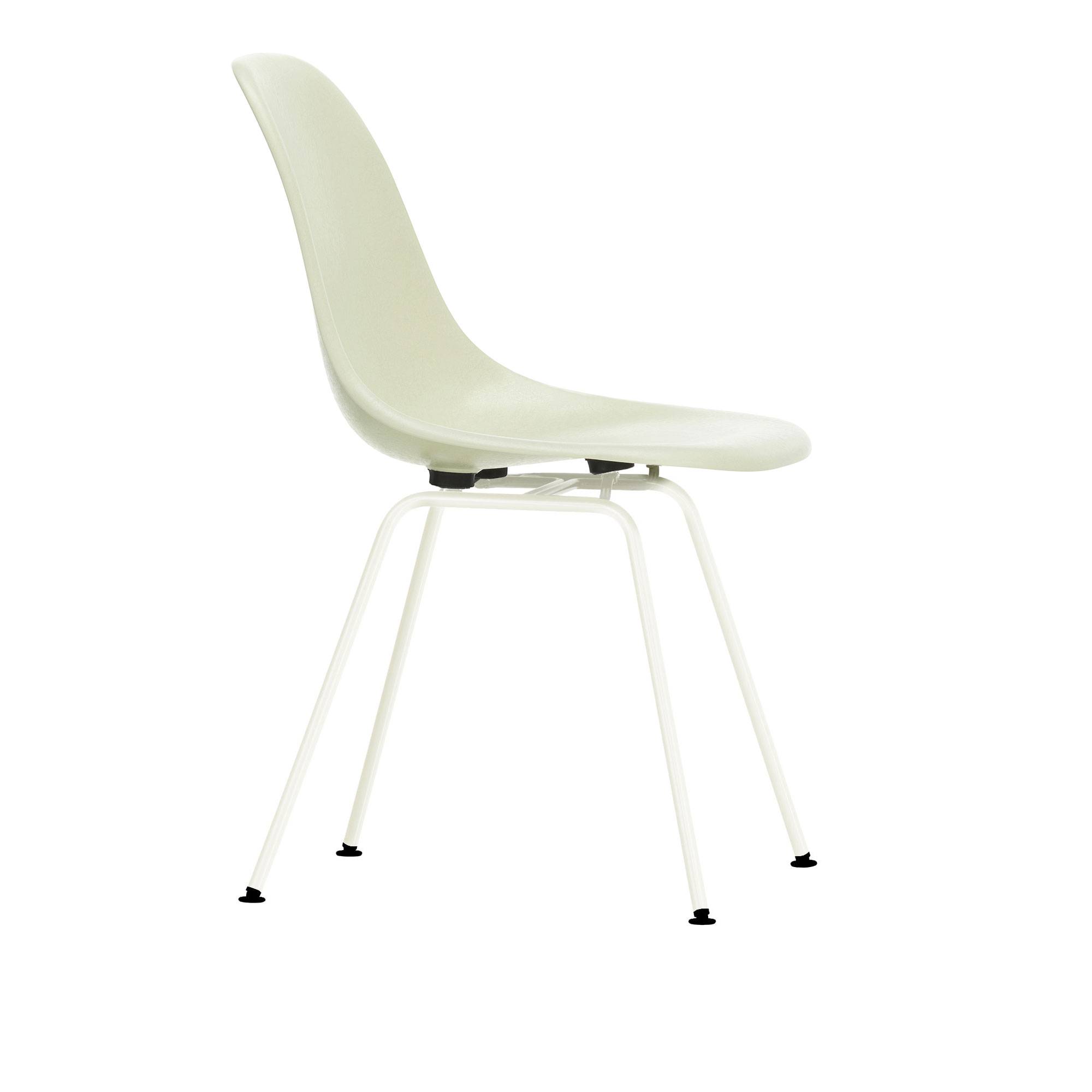 Vitra - Eames Fiberglass Chair DSX - 01 Parchment - White - Matstolar - Charles & Ray Eames