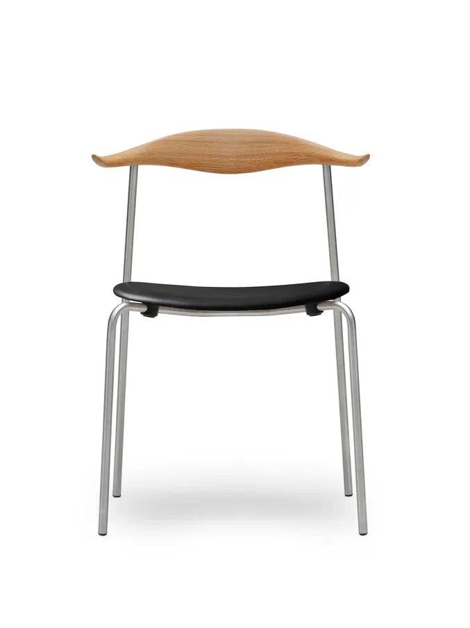 CH88 Stol af Hans J. Wegner Bøg-stofgruppe 1 / Lak / Sort pulverlakeret stål - Jacobsen Plus