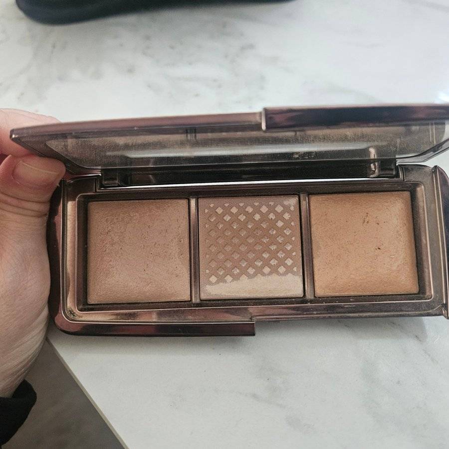 Hourglass Ambient Lighting Palette