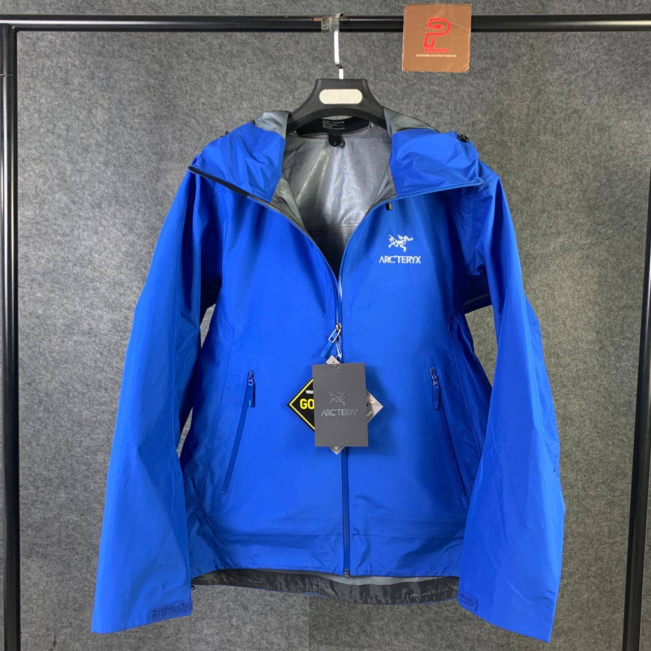 Arc'teryx Men's Beta Jacket 'Bright Blue' - S (S)