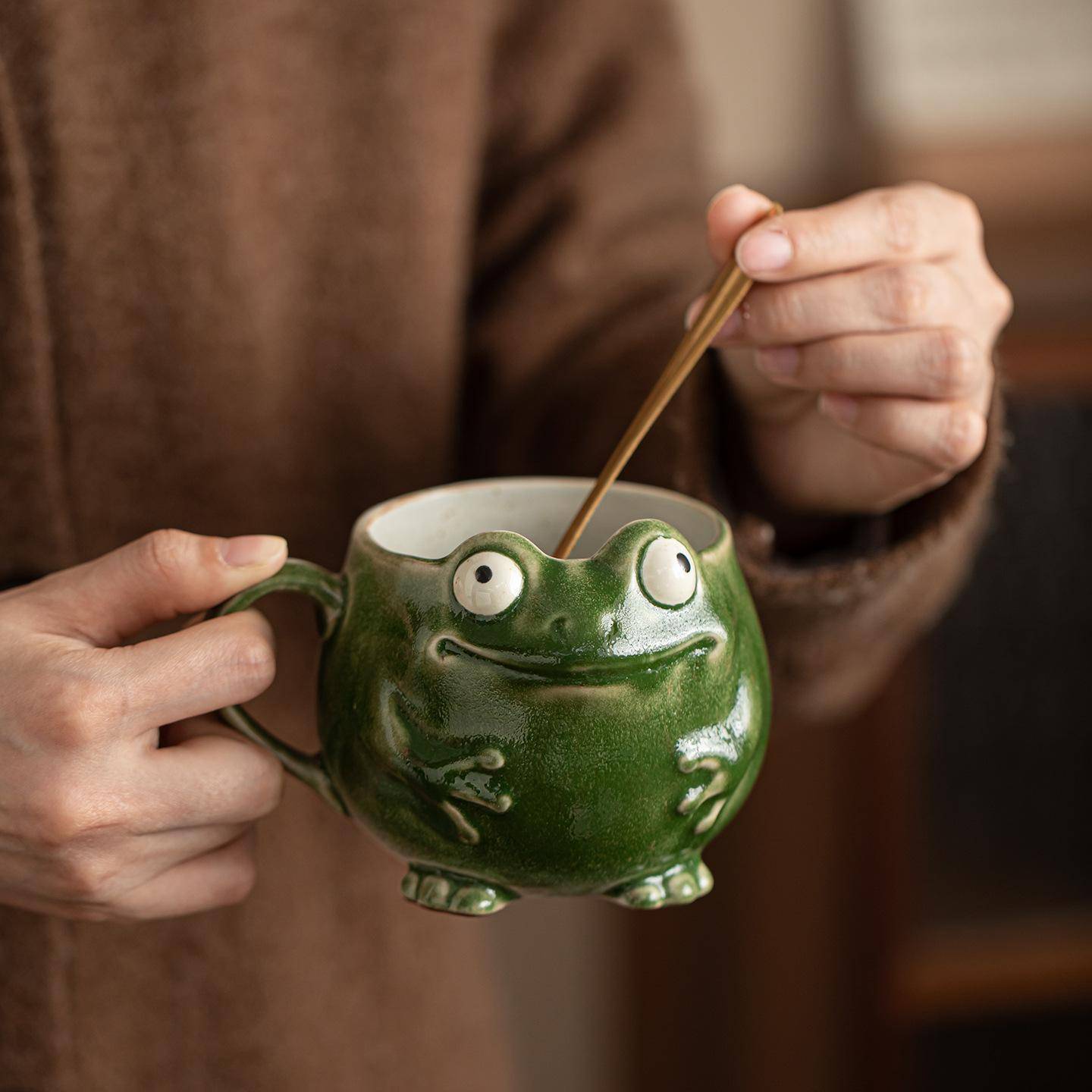 Kreativ Rolig Groddesign Keramisk Mugg med Sked Söt Kaffekopp Presentuppsättning för Kontor Hemanvändning Vintage Stil Dryckeskärl Dekor