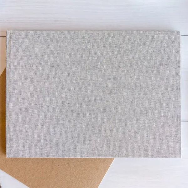 Skapa fotobok | 29 x 21 cm | Linne | Gratis designs | Hårt omslag | 300g papper | Lay-flat | Från 20-100 sidor | Tillval: Matt eller blankt papper | 29.20 x 21.00 cm