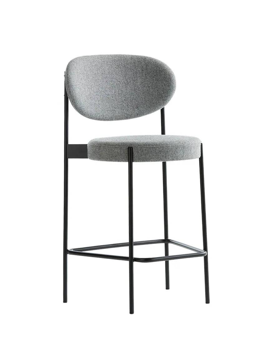 Serie 430 barstol, sort af Verner Panton Højde: 75 cm / Stofgruppe 1 - Jacobsen Plus