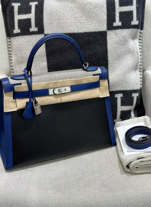 Hermès Kelly Limited Edition 32 Noir (Black)/Bleu Saphir Sellier Epsom Palladium Hardware