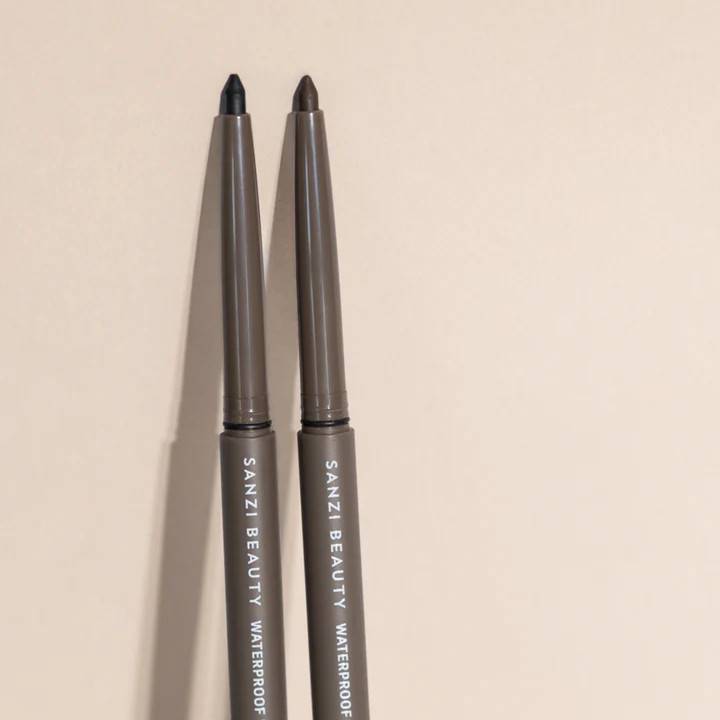 WATERPROOF EYELINER Carbon Black.