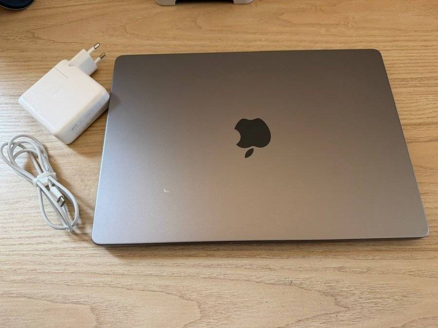 MacBook Pro 14 tum, 2021, M1 Pro, 32 GB RAM, 512 GB SSD. 16C GPU