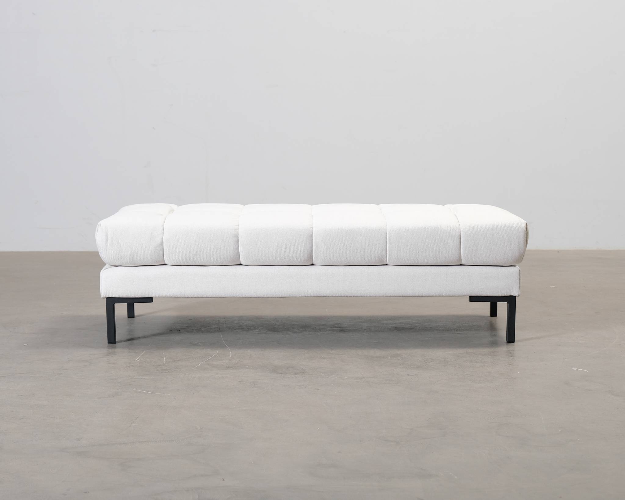Cosmopolitan Design fotpall / bänk ljusbeige