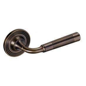 Dørhåndtag  Indendørs / Udendørs  Bronze 111 mm (P6057)