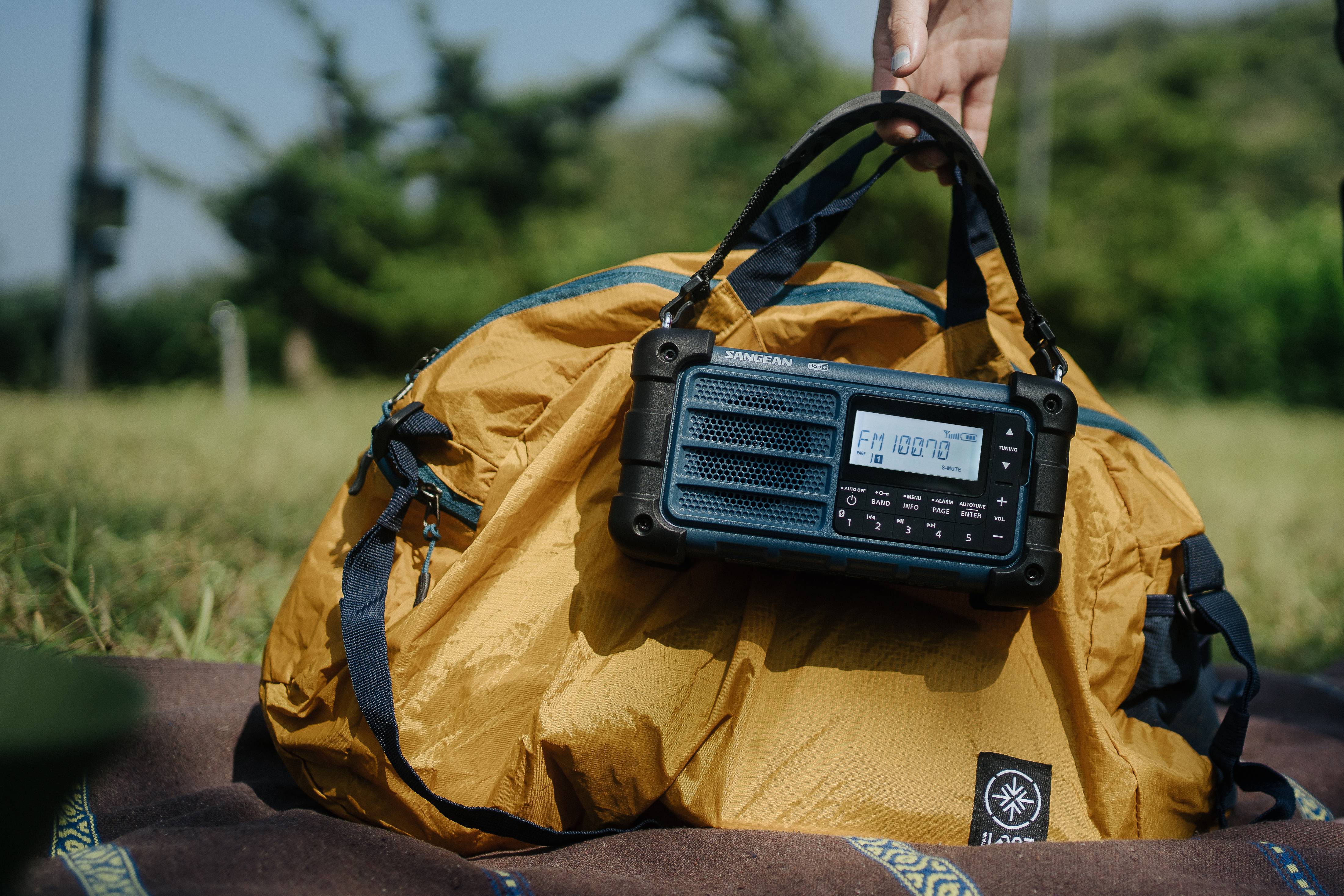 sangean MMR-99 DAB+ Ocean Blue DAB+/FM-RDS/Bt Handcrank Radio.