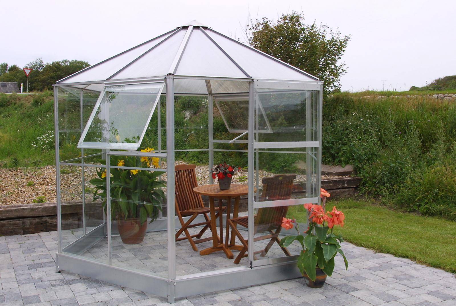 Lusthus Linné 6,5 m² Aluminium (Omålad) 4 mm härdat glas i sidor, 6 mm polykarbonat i tak