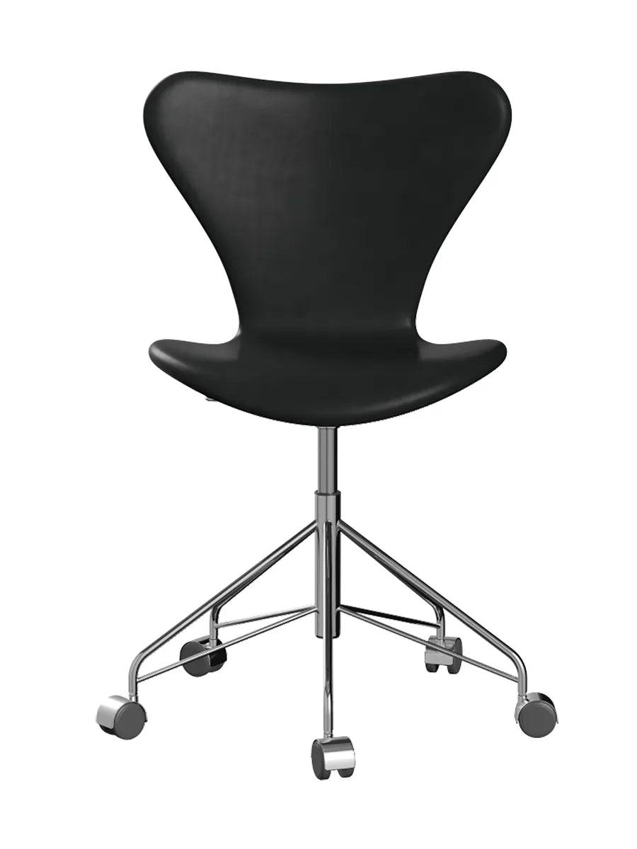 3117 Serie 7 Kontorstol af Arne Jacobsen Fuldpolstret / Grace læder / Sort - Jacobsen Plus