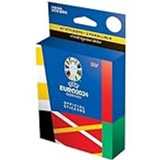 Topps officiella klistermärken för EM 2024 – Mega Eco Box – innehåller 87 EURO 2024-klistermärken, 2 parallellklistermärken plus 1 Gold Signature Series-klistermärke.