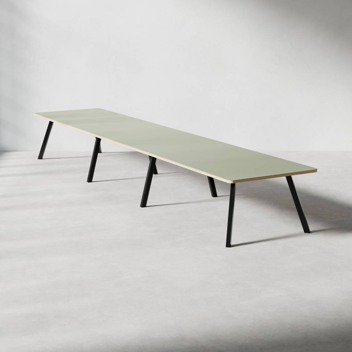 Konferencebord Viggo Plus, Højde 73 cm, Bredde 115 cm, Længde 560 cm, Bordplade Olive, Understel Sort.
