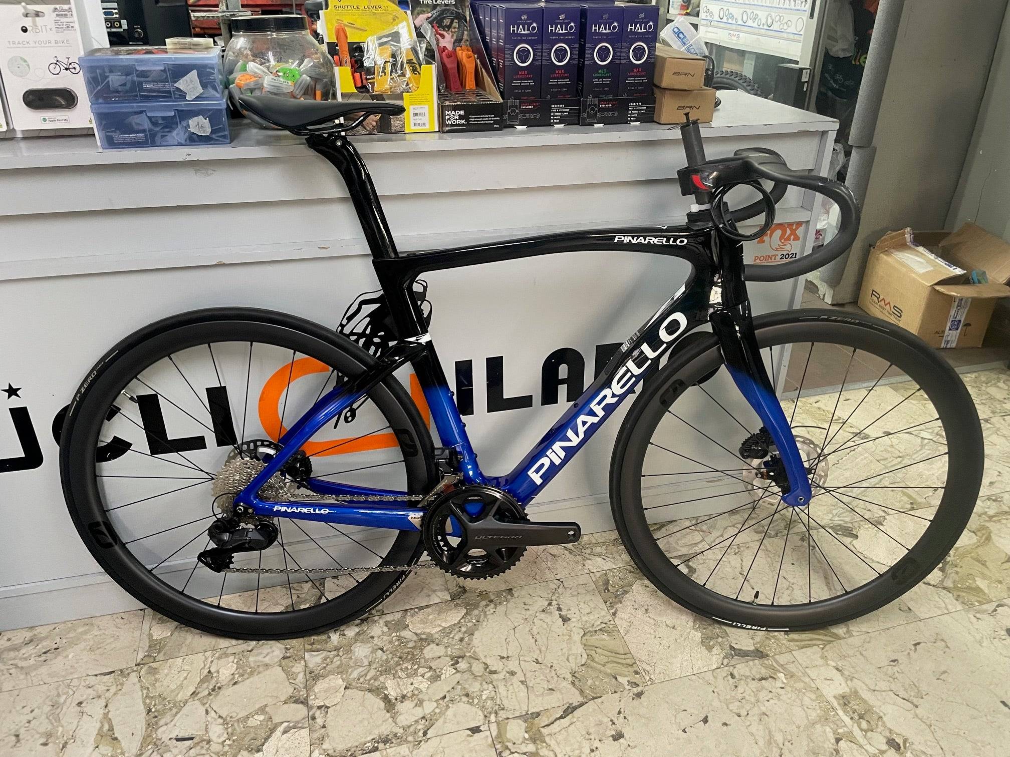 Pinarello F7 2024 - Shimano Ultegra R8170 Di2 2x12sp - MOST Ultrafast 45 DB - 069 / 430 / fastest blue (430)