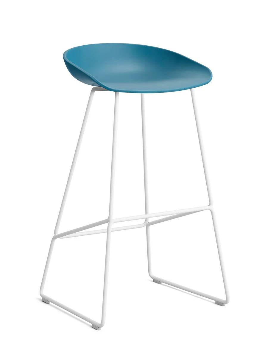 About a Stool AAS38 fra Hay Høj - B 50 x D 48 x H 75-86 cm / Azure Blue / Hvid pulverlakeret stål - Jacobsen Plus