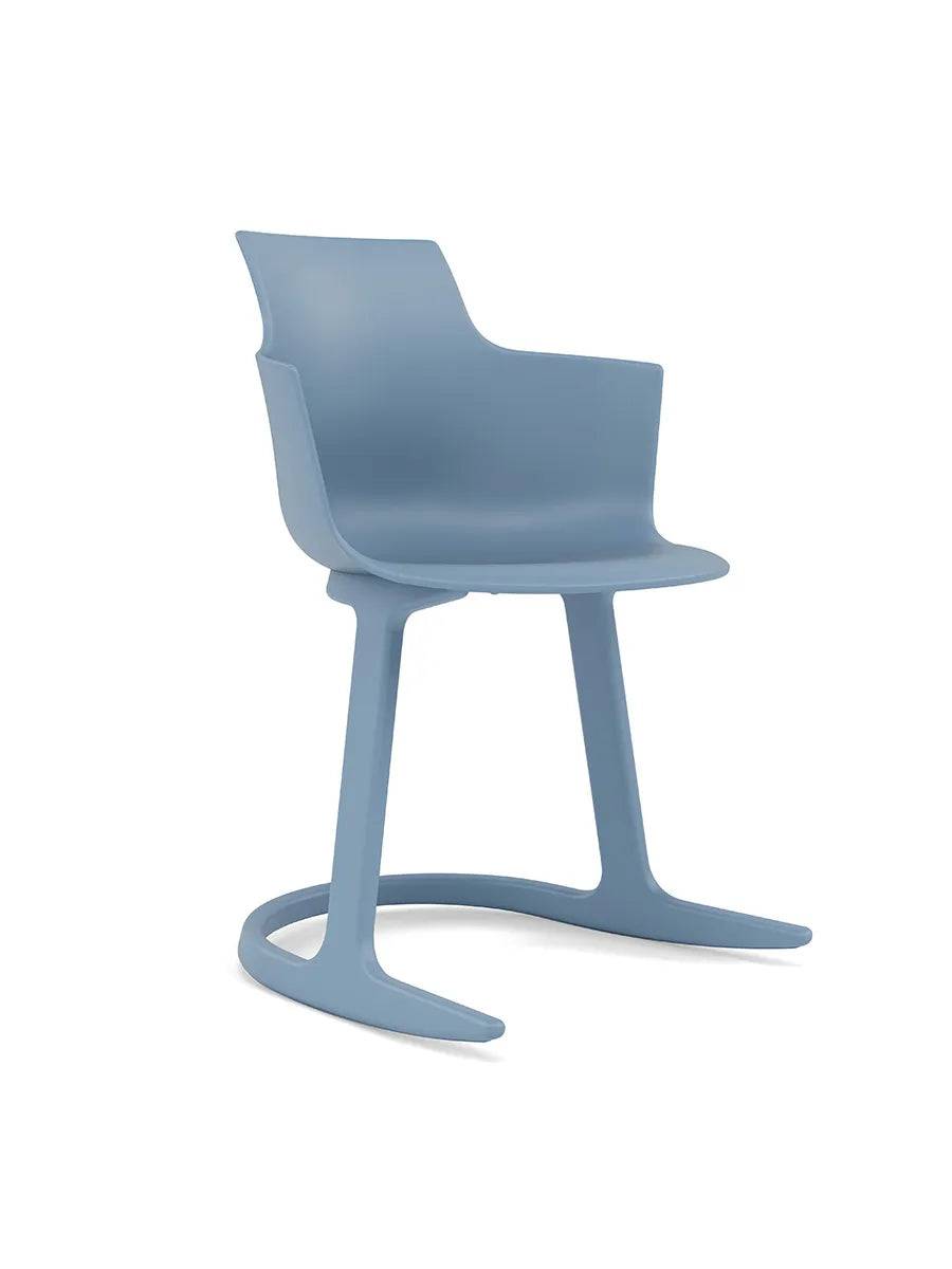 Social Tilt Dining Chair fra Varier Blue - Jacobsen Plus