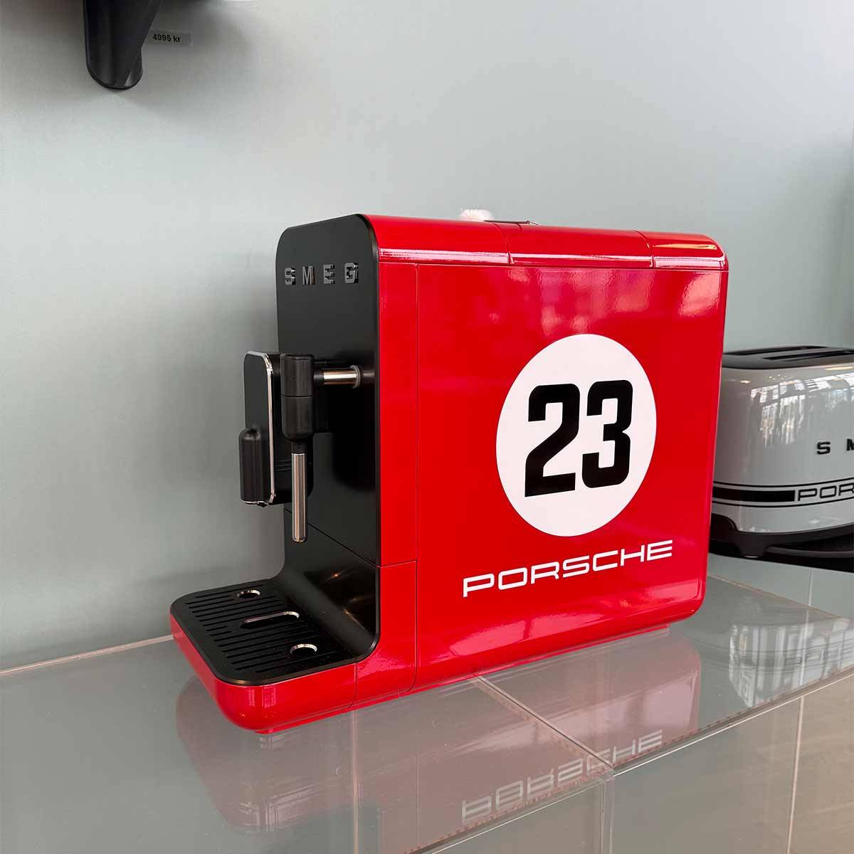 Smeg | Porsche x SMEG Espressomaskin Red Salzburg | Demo