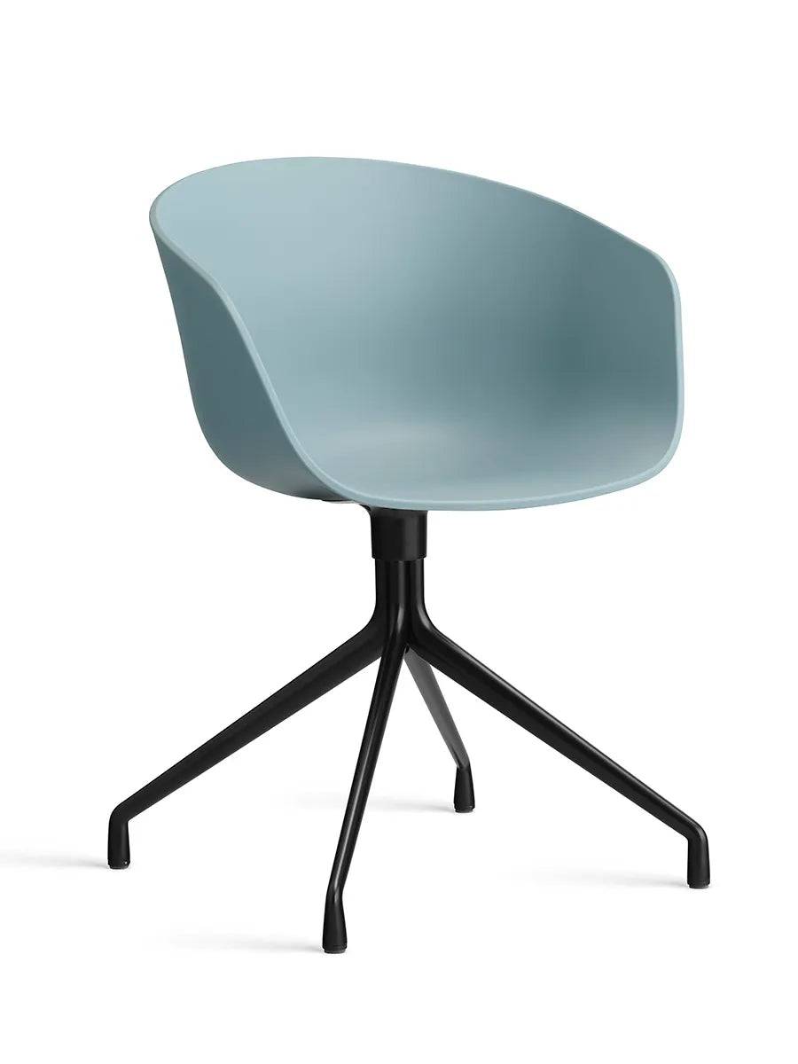About a Chair AAC20 fra Hay Dusty blue / Sort pulverlakeret aluminum - Jacobsen Plus
