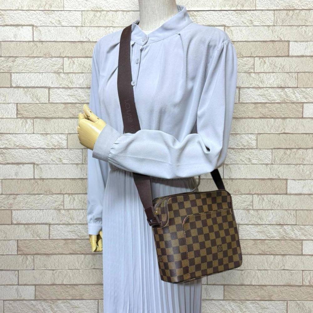 Louis Vuitton Vintage Louis Vuitton Olav L 19cm x W 19cm x D 8cm - Skuldertasker hos Magasin.