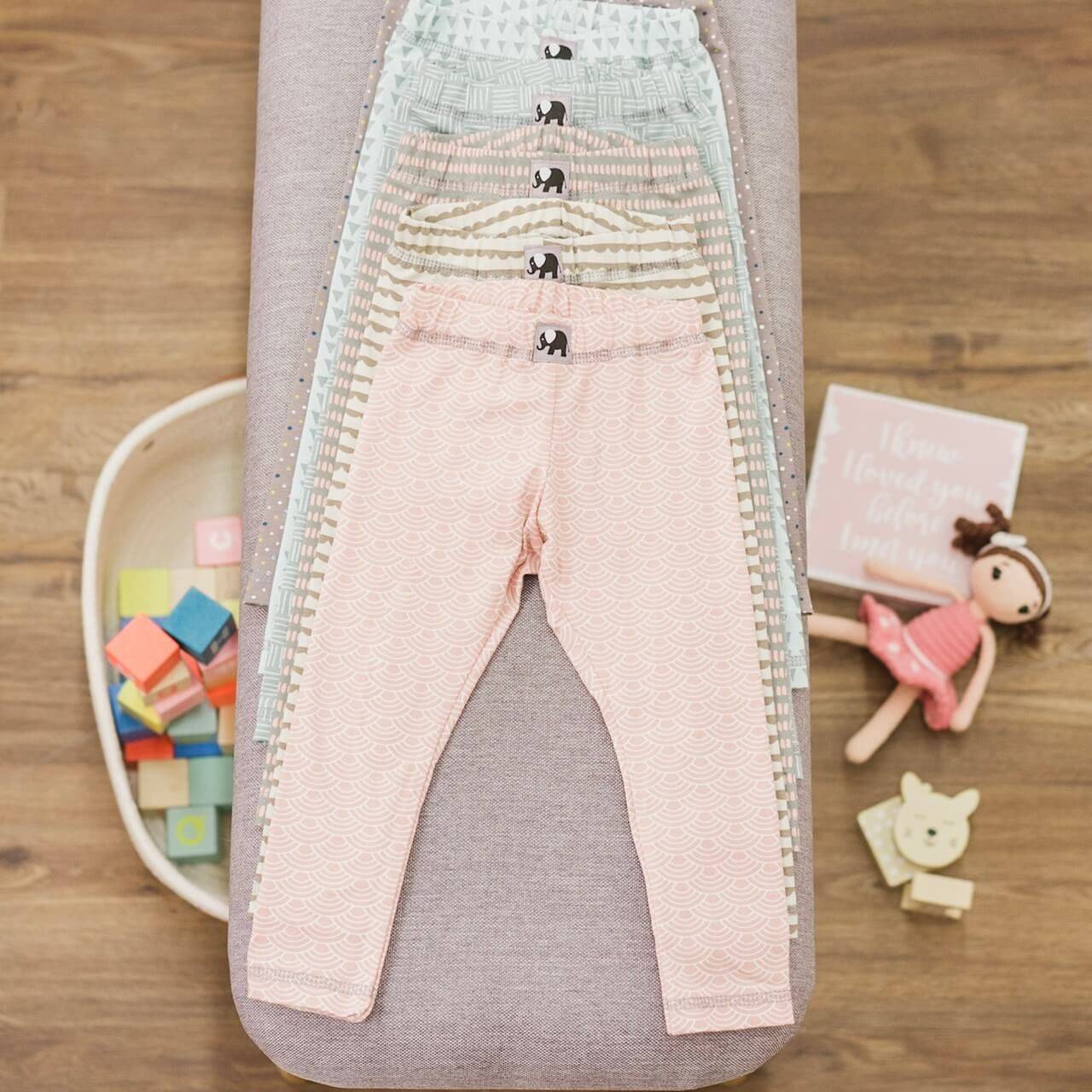 Baby Barn Leggings Byxor Rosa med regnbågar 50-104cl: 74/80 (8-18 mån