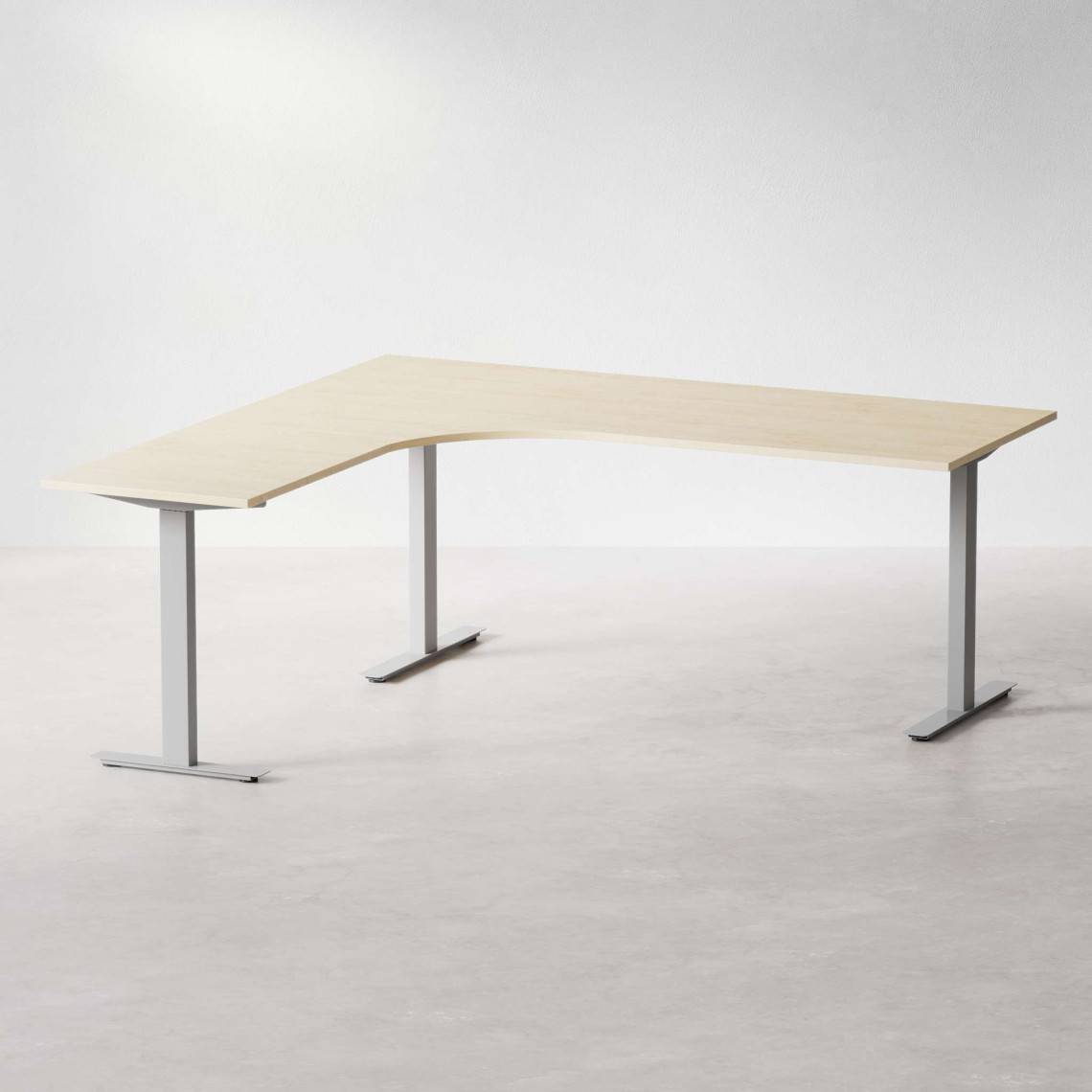 Fast hjørne skrivebord, Størrelse 200x200 cm, Bordplade Birk, Stativ Sølv.