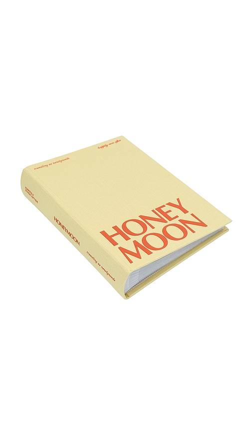 The Ceremony Club FLITTERWOCHENFOTO ALBUM HONEYMOON PHOTO ALBUM in Yellow.
