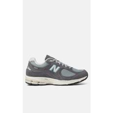 2002R Sneakers
