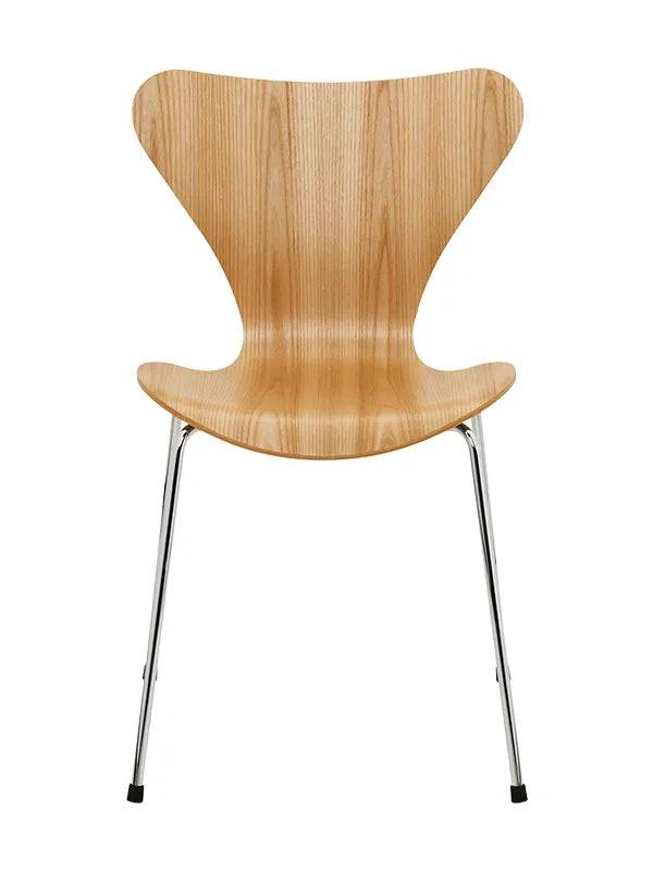 3107 Serie 7 Stol, naturfiner af Arne Jacobsen Elm - Jacobsen Plus
