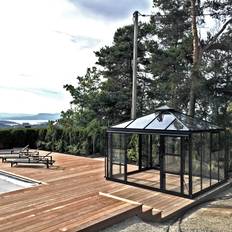 Drivhus Royale Cube 9.8 m² - Ral 9005 sort / Sider: 4mm hærdet glas. tag: 10mm poly / Dobbelt hængslet stalddøre