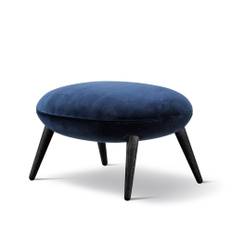 Fredericia Furniture Swoon Ottoman fotpall Harald 3 792-svartlackad ek - Blå