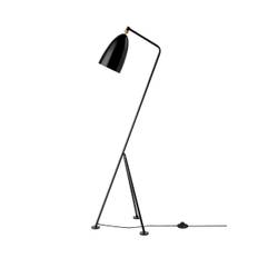 Gräshoppa gulvlampe fra Gubi (Black Glossy)