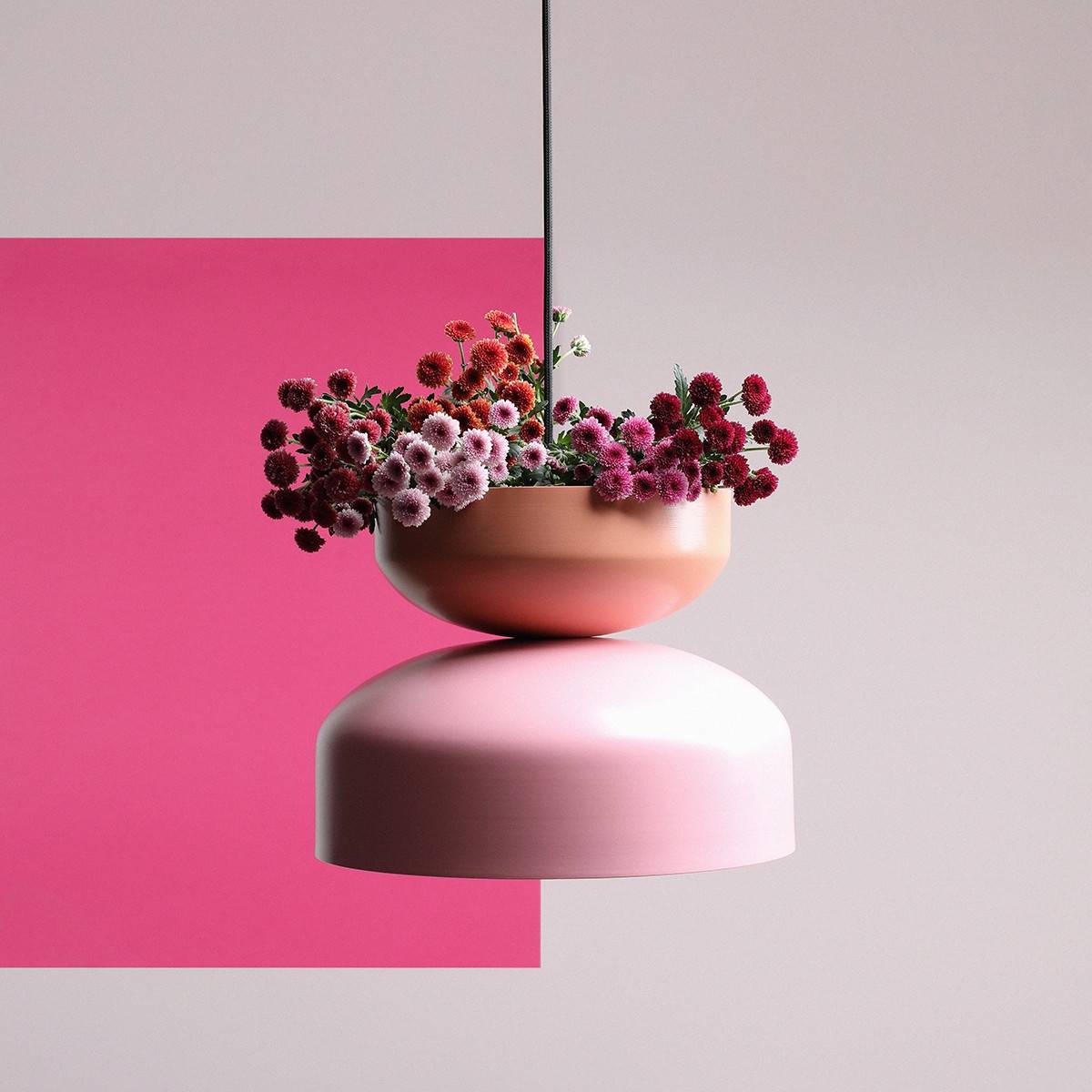 Color - Pendel i pink og koral farvet metal