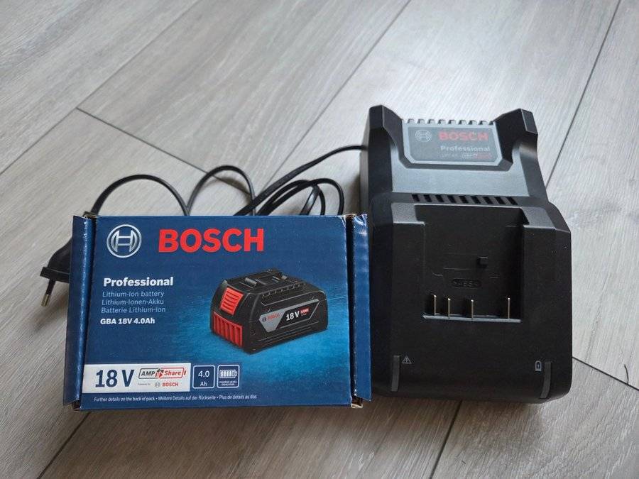 NYTT Bosch Professional 18V 4.0Ah batteri och laddare