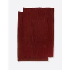 Himla Bistro Placemat Lingonberry Str 36x47 - Dækkeservietter hos Magasin