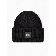 UGG - W Chunky Rib Beanie - Svart ribbstickad mössa - Black