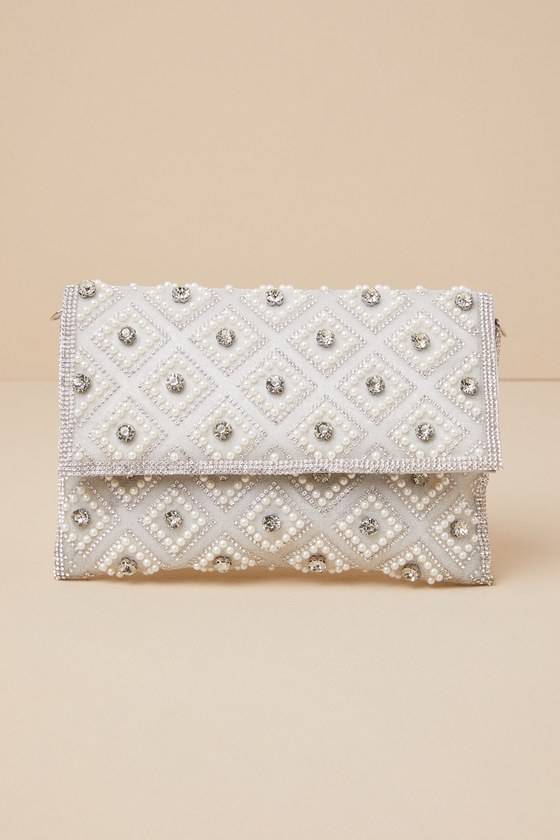 Sparkly Passion Silver Rhinestone Pearl Clutch