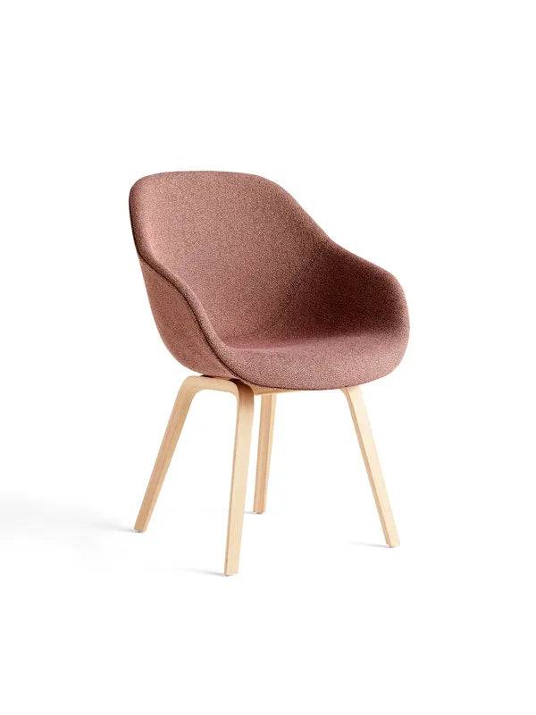 About a Chair AAC123 fra Hay Prisgruppe 5 / Lakeret eg - Jacobsen Plus