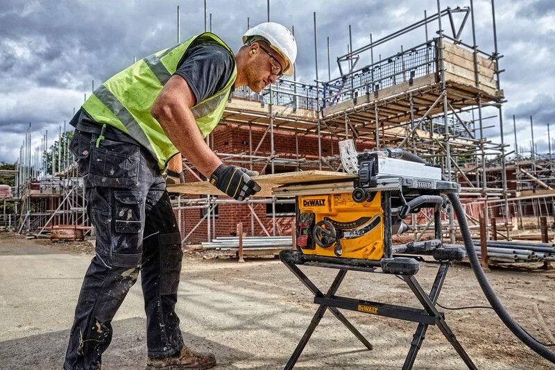 Dewalt DWE7485-QS RS Bordscirkelsåg med DE 7400-XJ Stativ med hjul
