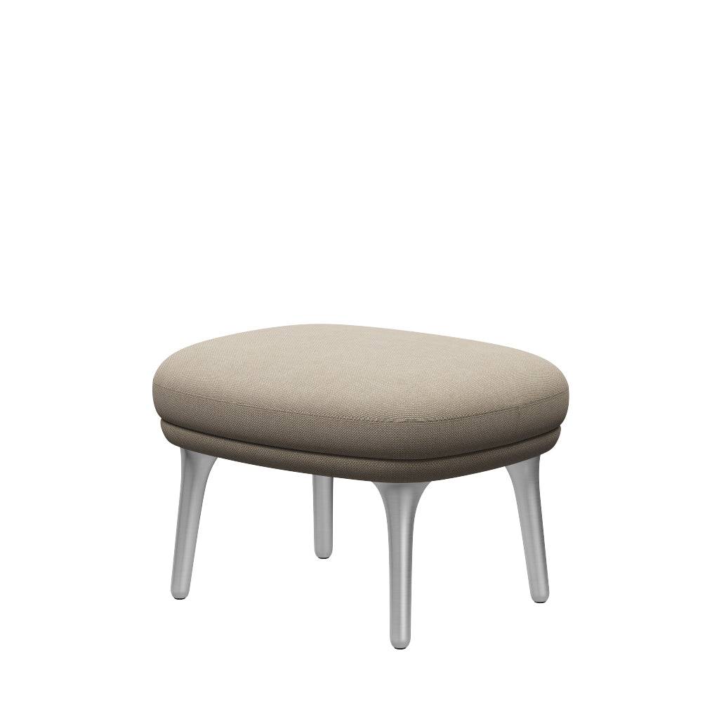 Ro Skammel m. stel i aluminium fra Fritz Hansen Hallingdal - 200 Sand - Jacobsen Plus