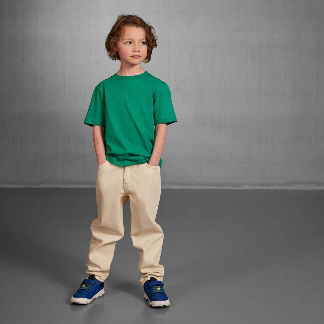 B&C BCTK001 T-shirts Navy 7/8 (122/128).