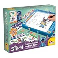 Lisciani - DISNEY Stitch - Projektionsteckningsskola för barn från 5 år - Lär dig teckna med Stitch på ett upplyst A4-bord - Inklusive stenciler, klistermärken, doftpennor och mycket mer