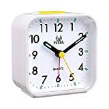 VORRINC Tyst analog väckarklocka med snooze-funktion och nattljus, reseväckarklocka, mjukt väckande, tyst kvartsurverk, pip-toner, larmklocka vintagedekoration, enkel inställning (vit)