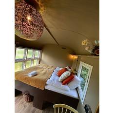 Go Dream UNIKT OPHOLD I FARMER HOS KRUSMØLLE GLAMPING- Oplevelsesgaver STAY - Krusmølle Glamping er en af de smukkeste glamping lokationer i Danmark