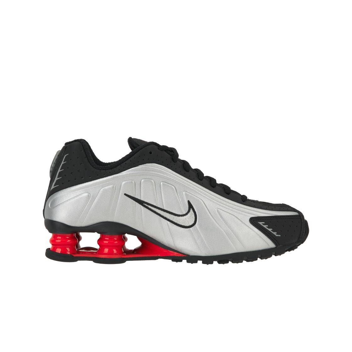 Nike Shox R4 OG 2025 Dam Sneakers Silver Svart Ljus-Crimson AR3565-011 42