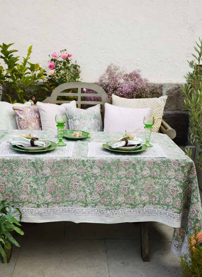 Bordsduk, Indian Summer Green Rose 150x350 cm - Chamois