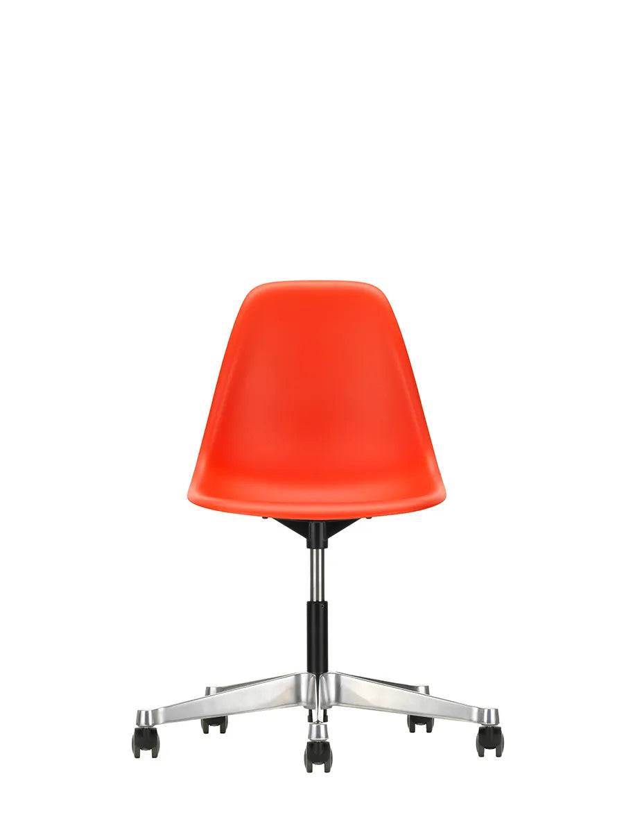 Eames Plastic Side Chair PSCC fra Vitra Poppy red - Jacobsen Plus