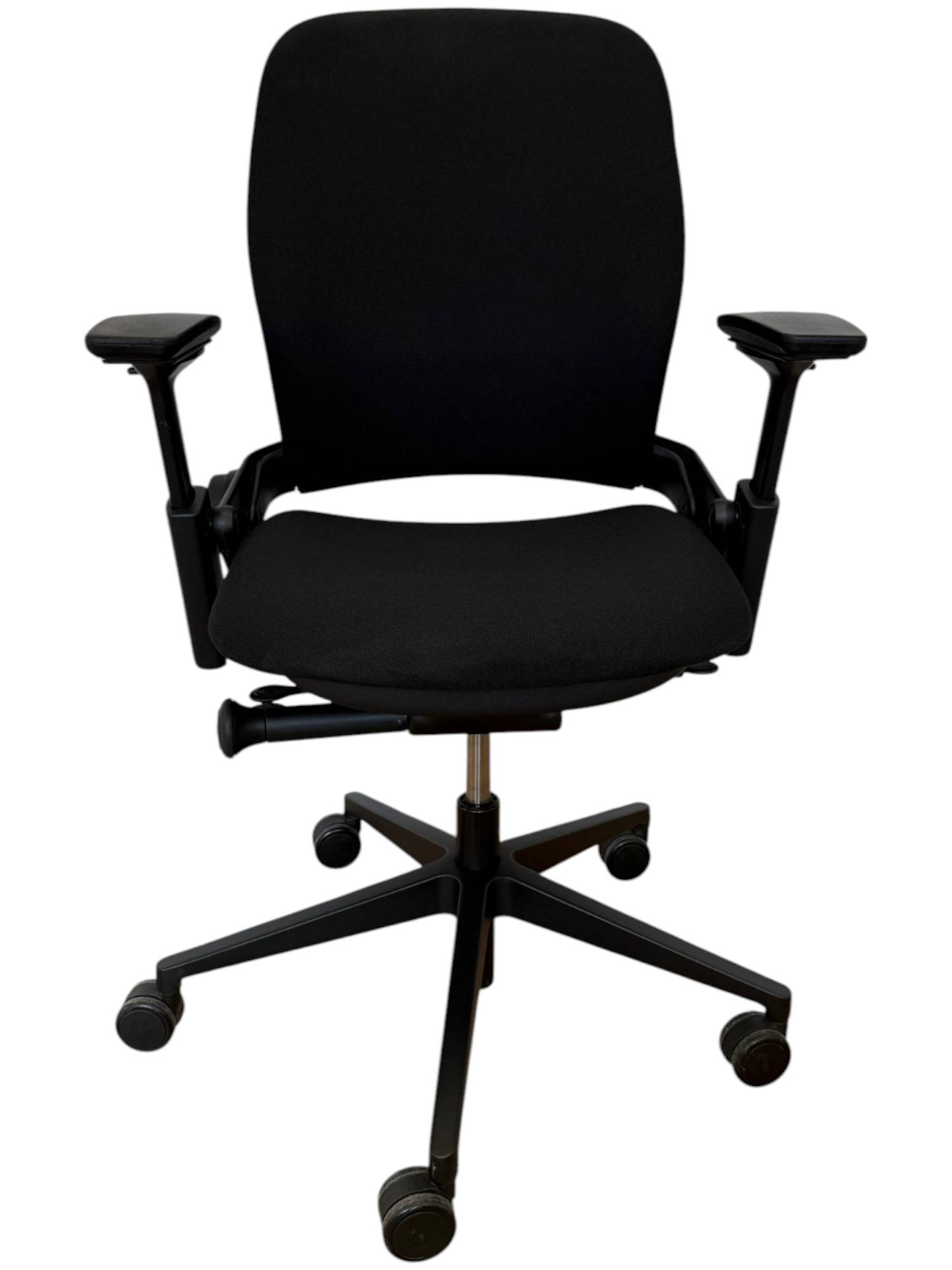 Refurbished - Steelcase Leap V2 Black (Action Model) office chair - 60-month warranty - 90 days reflection time
